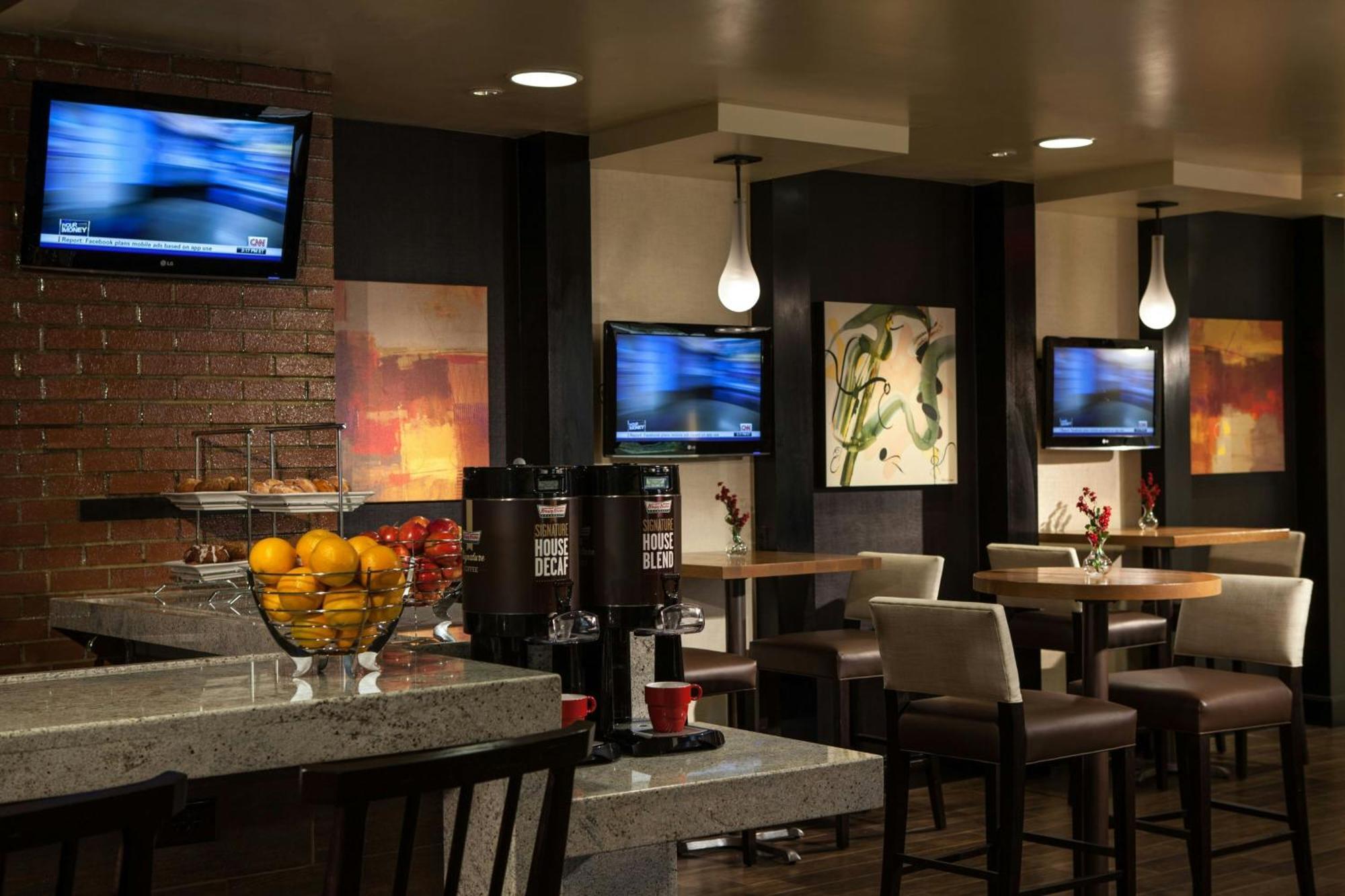 Greensboro-High Point Marriott Airport Екстериор снимка